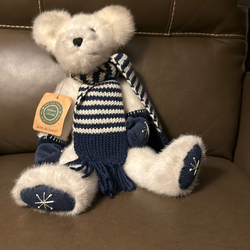 Boyds Bears Klaus Von Fuzzner Teddy Bear Blue Scarf Snowflake Gloves Plush